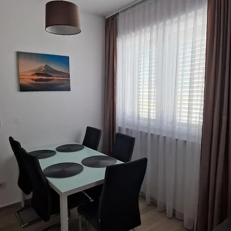 Toni Biograd Na Moru