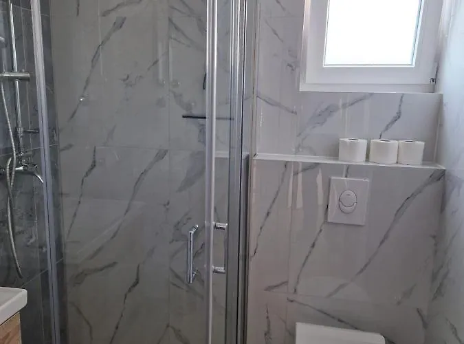 Toni * 비오그라드나모루